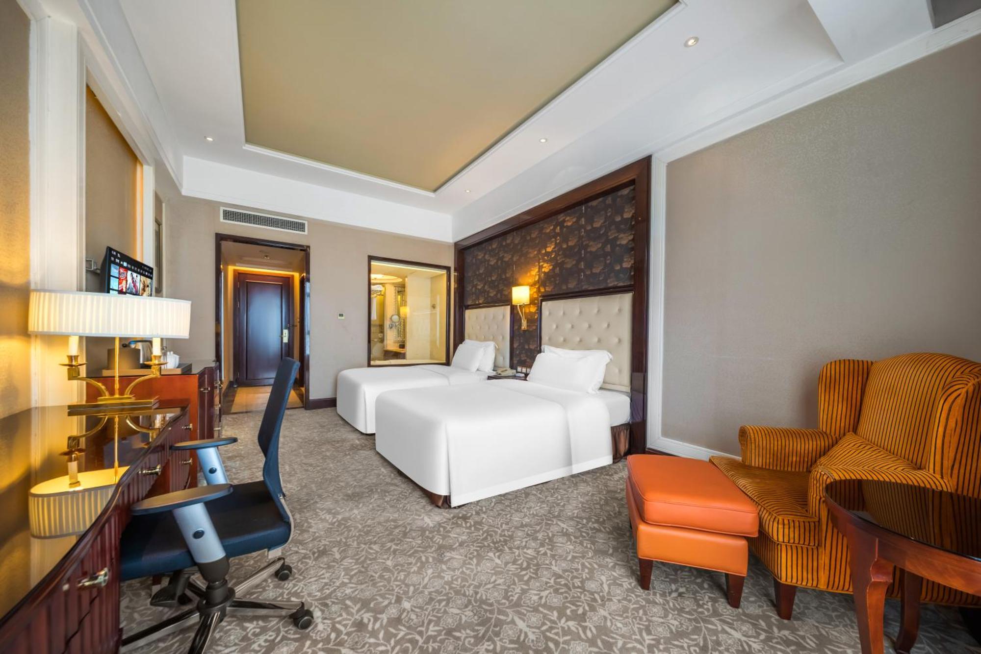 Wyndham Grand Plaza Royale Palace Chengdu Exteriör bild