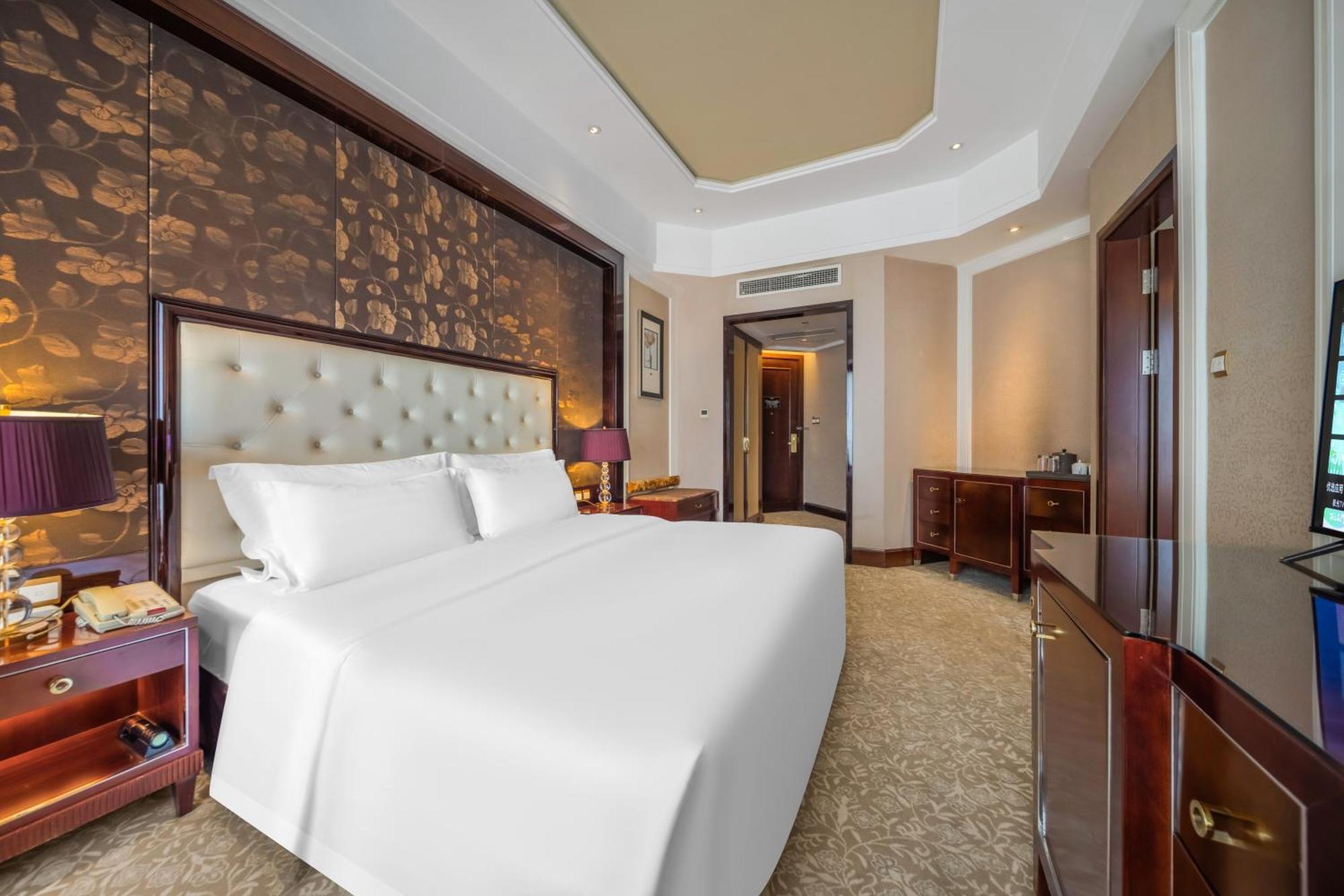 Wyndham Grand Plaza Royale Palace Chengdu Exteriör bild