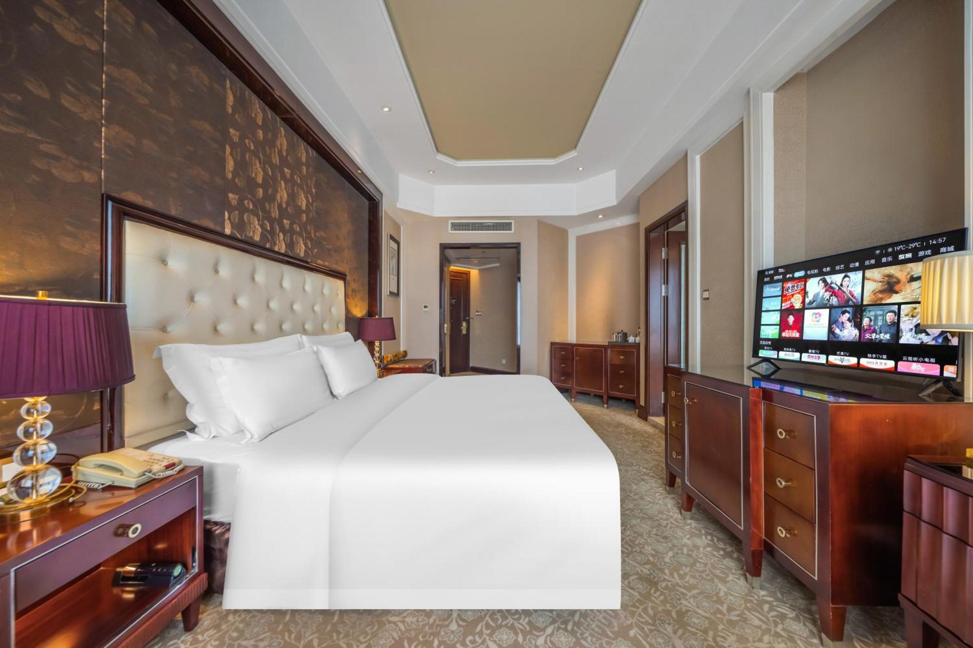 Wyndham Grand Plaza Royale Palace Chengdu Exteriör bild