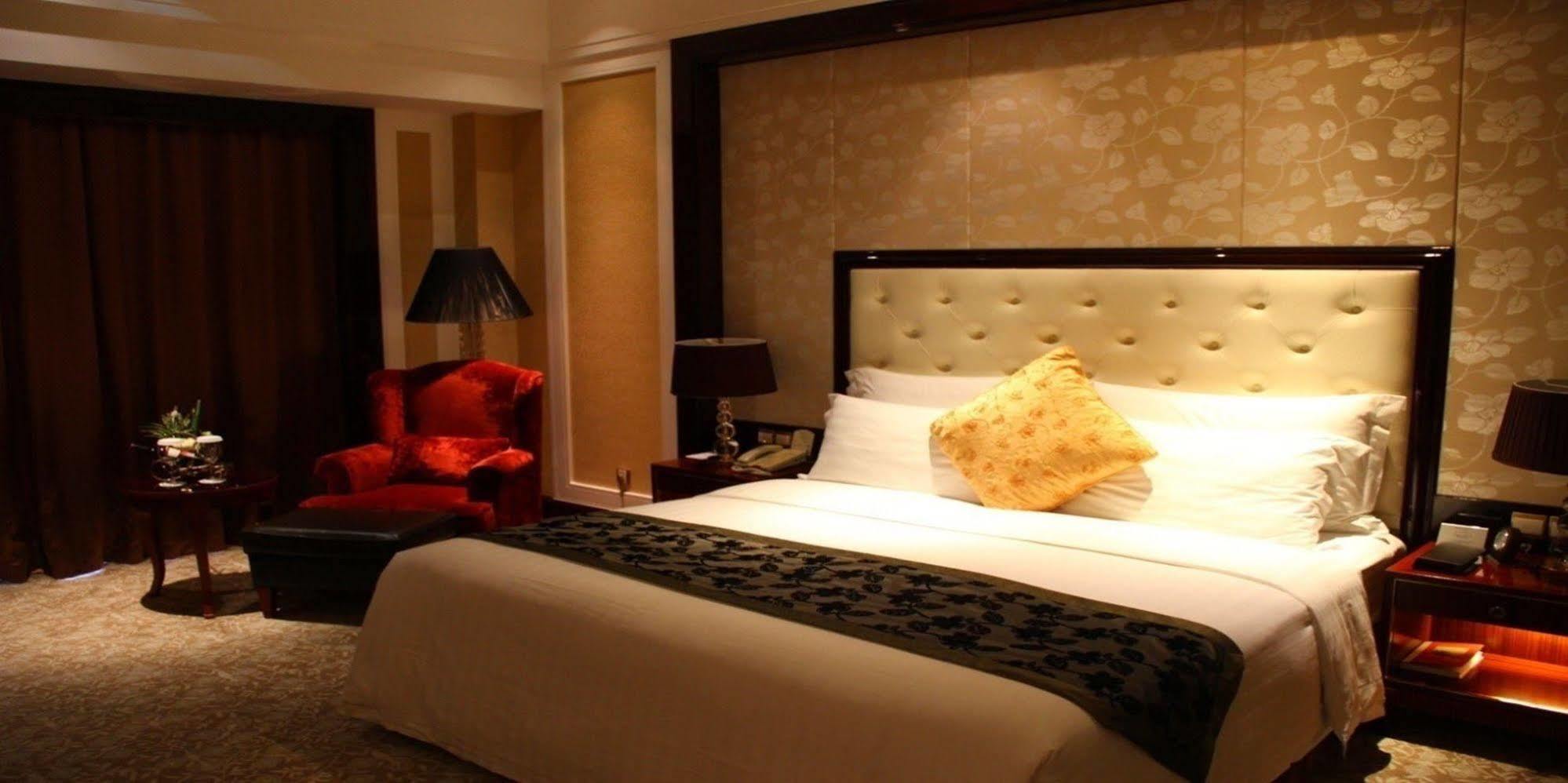 Wyndham Grand Plaza Royale Palace Chengdu Exteriör bild