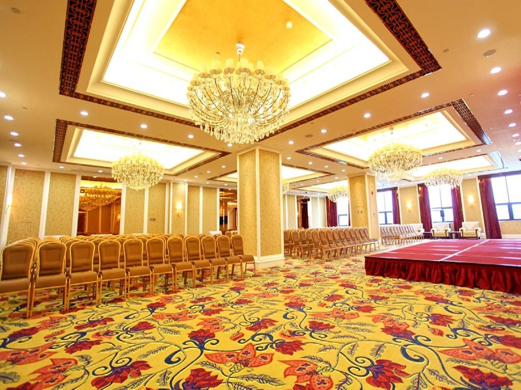 Wyndham Grand Plaza Royale Palace Chengdu Exteriör bild