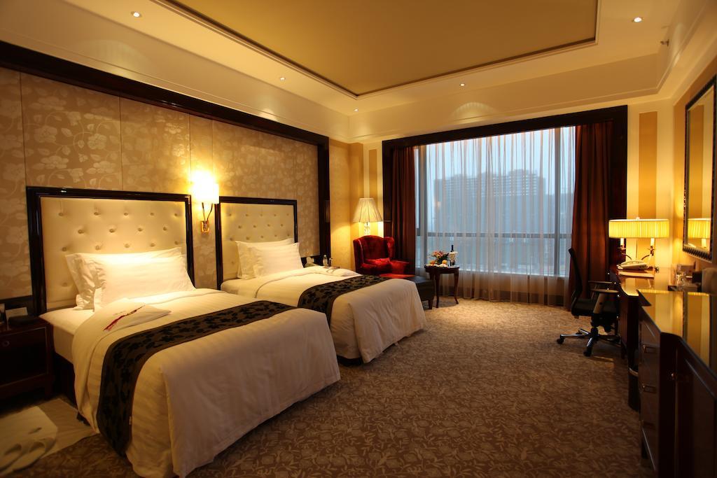 Wyndham Grand Plaza Royale Palace Chengdu Exteriör bild